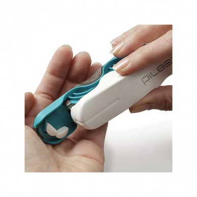 Coupe-comprime Pillbox cutter bleu